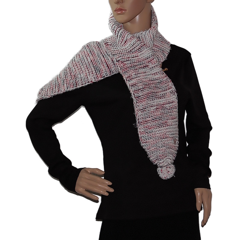 s.oliver-warmer-gestreifter-damen-schal-pompons-bommeln