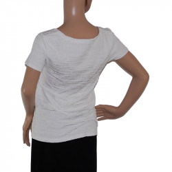 Die Rückansicht des Damen-T-Shirts betont den lässigen Schnitt und hohen Tragekomfort