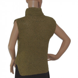 Die Rückansicht des Damenpullovers betont den längeren Schnitt und edlen Lurex-Akzent