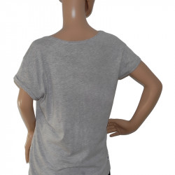 Die Rückansicht des Damen-T-Shirts betont den schlichten Schnitt und Tragekomfort