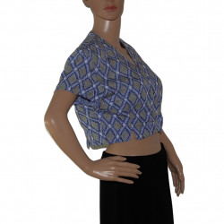 Elegante Damenbluse kariert mit Deko-Knöpfen und kleinen Schlitzen Detail