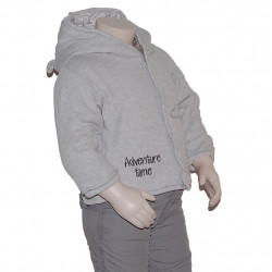 Detailansicht des süßen Winnie Pooh Honig-Motivs und der Druckknopfleiste