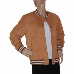 Detailansicht der weichen Wildleder-Optik und hochwertigen Verarbeitung der Jacke